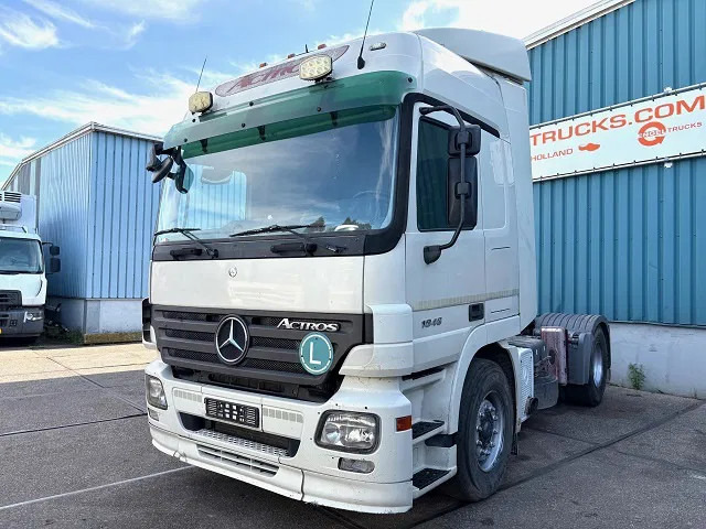 Mercedes-Benz Actros 1846 LS (MP2) (EPS WITH CLUTCH / RETARDER / 3-PEDALS/ AIRCONDITIONING / ETC) - وحدة جر: صورة 1 Mercedes-Benz Actros 1846 LS (MP2) (EPS WITH CLUTCH / RETARDER / 3-PEDALS/ AIRCONDITIONING / ETC) - وحدة جر: صورة 1
