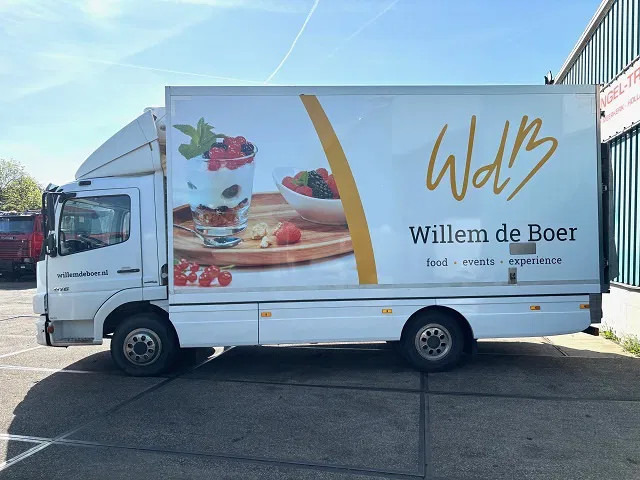 Mercedes-Benz Atego 816 L 4x2 ORIGINAL DUTCH COOLER TRUCK WITH CARRIER XARIOS 600D/E (MANUAL GEARBOX / AIRCONDITIONING / 2.000 KG. TAILLIFT) - شاحنة الفريزر: صورة 5 Mercedes-Benz Atego 816 L 4x2 ORIGINAL DUTCH COOLER TRUCK WITH CARRIER XARIOS 600D/E (MANUAL GEARBOX / AIRCONDITIONING / 2.000 KG. TAILLIFT) - شاحنة الفريزر: صورة 5