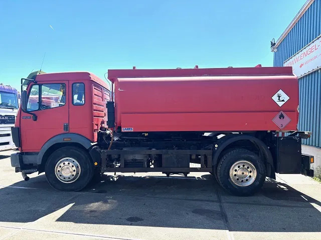 Mercedes-Benz SK 1726 (ORIGINAL GERMAN) 13.500 LITER TANK TRUCK (ZF16 MANUAL GEARBOX / FULL STEEL SUSPENSION / REDUCTION AXLE / ANALOG COUNTER - شاحنة صهريج: صورة 5 Mercedes-Benz SK 1726 (ORIGINAL GERMAN) 13.500 LITER TANK TRUCK (ZF16 MANUAL GEARBOX / FULL STEEL SUSPENSION / REDUCTION AXLE / ANALOG COUNTER - شاحنة صهريج: صورة 5