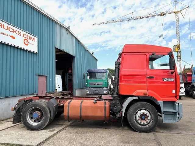Renault G340 Manager 4x2 TRACTOR (MECHANICAL PUMP & INJECTORS / ZF MANUAL GEARBOX / REDUCTIONS AXLE) - وحدة جر: صورة 4 Renault G340 Manager 4x2 TRACTOR (MECHANICAL PUMP & INJECTORS / ZF MANUAL GEARBOX / REDUCTIONS AXLE) - وحدة جر: صورة 4