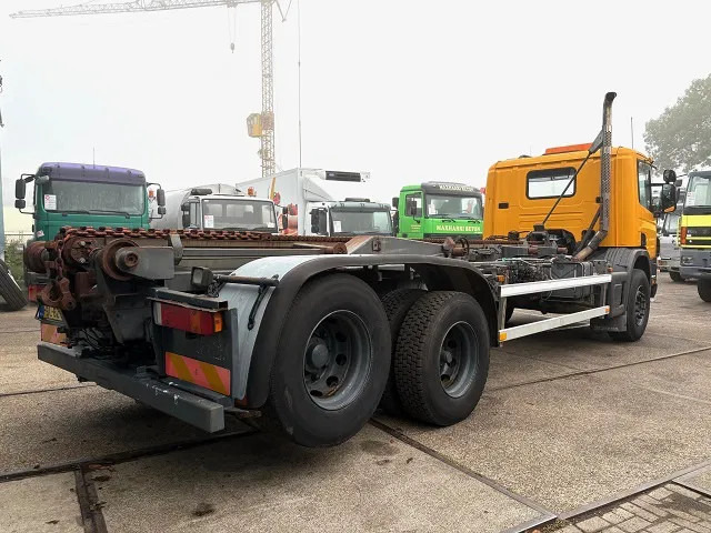 Scania P114-340 6x2 WITH MULTILIFT CONTAINERSYSTEM ONLY 80.500 KM!! ORIGINAL (10 TIRES / FULL STEEL SUSPENSION / 12 GEARS MANUAL GEARBO - شاحنات الحاويات / جسم علوي قابل للتغيير شاحنة: صورة 3 Scania P114-340 6x2 WITH MULTILIFT CONTAINERSYSTEM ONLY 80.500 KM!! ORIGINAL (10 TIRES / FULL STEEL SUSPENSION / 12 GEARS MANUAL GEARBO - شاحنات الحاويات / جسم علوي قابل للتغيير شاحنة: صورة 3