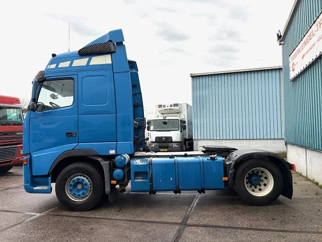 Volvo FH 400 GLOBETROTTER (VIN: 7B446149 / I-SHIFT / ADR-VLG / AIRCONDITIONING / COMPLETE SPOILERSET ON CABIN) - وحدة جر: صورة 5 Volvo FH 400 GLOBETROTTER (VIN: 7B446149 / I-SHIFT / ADR-VLG / AIRCONDITIONING / COMPLETE SPOILERSET ON CABIN) - وحدة جر: صورة 5