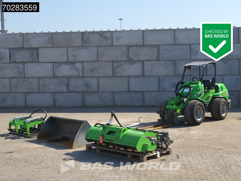 Avant M860i ATTACHMENTS INCLUDED - اللودر بعجل: صورة 1 Avant M860i ATTACHMENTS INCLUDED - اللودر بعجل: صورة 1