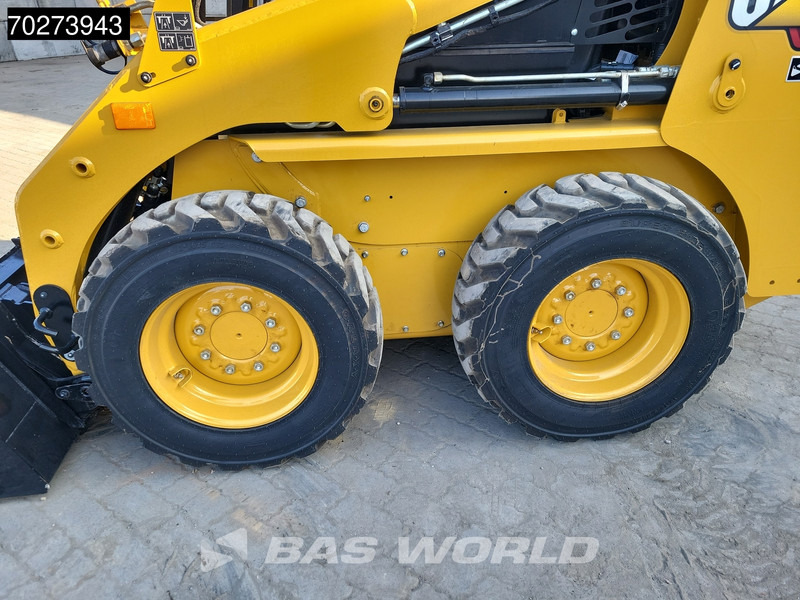 شيول صغير Caterpillar 216 B3: صورة 13