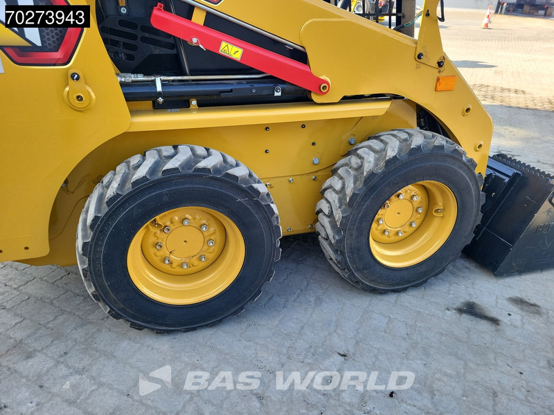شيول صغير Caterpillar 216 B3: صورة 12