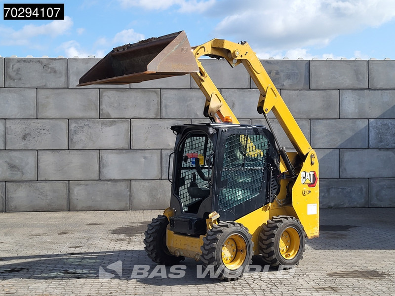 Caterpillar 226 D3 BUCKET + FORKS - شيول صغير: صورة 2 Caterpillar 226 D3 BUCKET + FORKS - شيول صغير: صورة 2