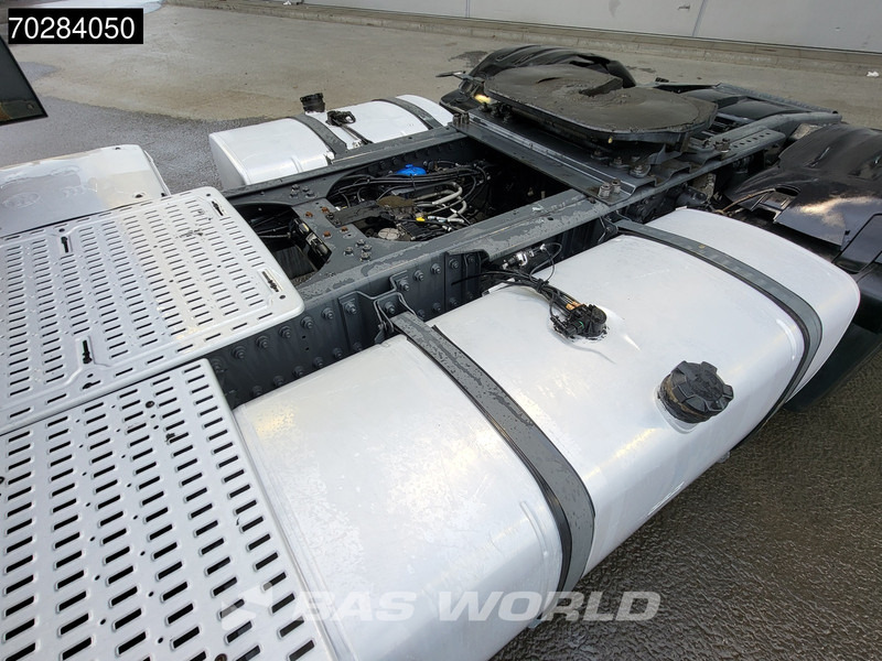 DAF XF 530 4X2 SSC Retarder 2x Tanks Standklima ACC Euro 6 DAF XF 530 4X2 SSC Retarder 2x Tanks Standklima ACC Euro 6: صورة 12
