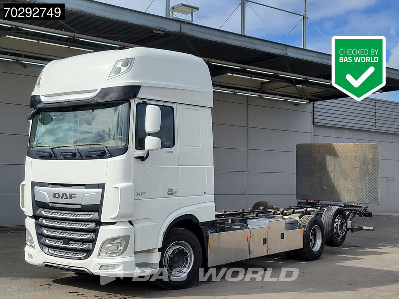 DAF XF 530 XF 6X2 2000kg Ladebordwand Lift+Steering-Axle Navi ACC Euro 6 - شاحنة هيكل كابينة: صورة 1 DAF XF 530 XF 6X2 2000kg Ladebordwand Lift+Steering-Axle Navi ACC Euro 6 - شاحنة هيكل كابينة: صورة 1