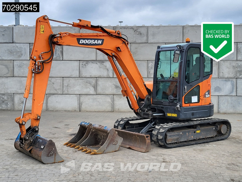 Doosan DX62 R-3 3 BUCKETS - A/C - حفارة مُصَّغرة: صورة 1 Doosan DX62 R-3 3 BUCKETS - A/C - حفارة مُصَّغرة: صورة 1