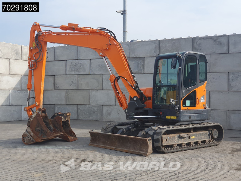 Doosan DX85 R-3 A/C - 3 BUCKETS - حفارة مُصَّغرة: صورة 2 Doosan DX85 R-3 A/C - 3 BUCKETS - حفارة مُصَّغرة: صورة 2