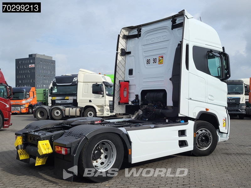 Ford F-Max 500 F-Max 4X2 Retarder 2xTanks Standklima Navi ACC Euro 6 - وحدة جر: صورة 5 Ford F-Max 500 F-Max 4X2 Retarder 2xTanks Standklima Navi ACC Euro 6 - وحدة جر: صورة 5