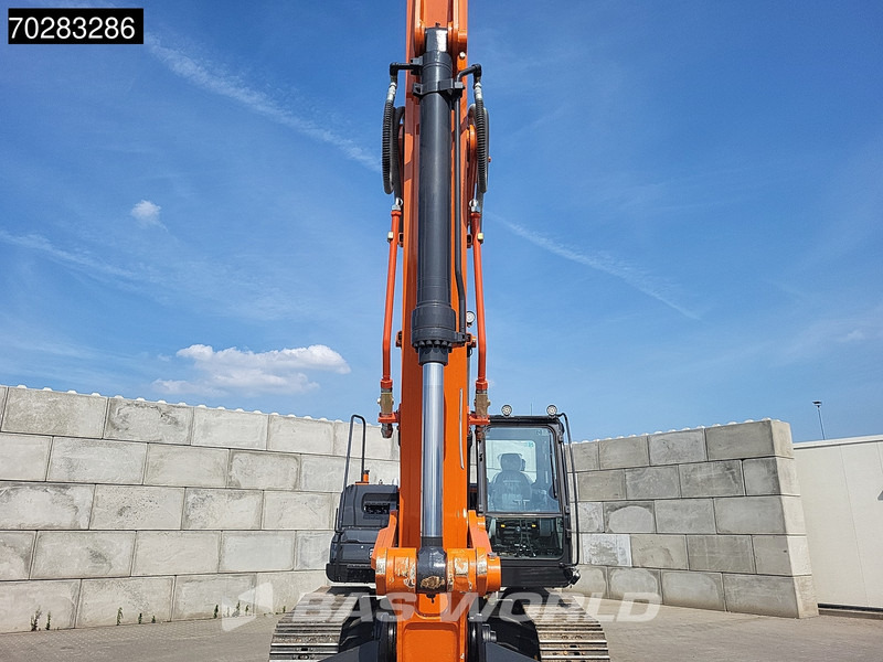 حفار زحاف Hitachi ZX220 LC-5G ISUZU ENGINE: صورة 10