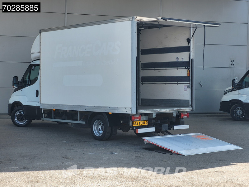 Iveco Daily 35C16 3.0L Laadklep Zijdeur Bakwagen Airco Cruise Euro6 Meubelbak Koffer 20m3 A/C Cruise control - شاحنة مغلقة الصندوق: صورة 2 Iveco Daily 35C16 3.0L Laadklep Zijdeur Bakwagen Airco Cruise Euro6 Meubelbak Koffer 20m3 A/C Cruise control - شاحنة مغلقة الصندوق: صورة 2