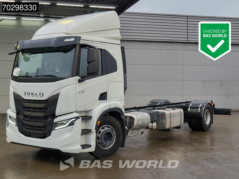 Iveco S-WAY 340 4X2 NEW! Chassis Automatic LED ACC Euro 6 - شاحنة هيكل كابينة: صورة 1 Iveco S-WAY 340 4X2 NEW! Chassis Automatic LED ACC Euro 6 - شاحنة هيكل كابينة: صورة 1