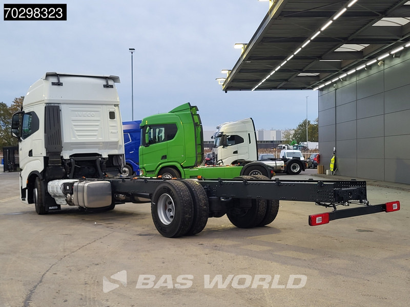 Iveco S-Way 420 4X2 NEW! Chassis, Automatic Standklima 2xTanks Euro 6 - شاحنة هيكل كابينة: صورة 2 Iveco S-Way 420 4X2 NEW! Chassis, Automatic Standklima 2xTanks Euro 6 - شاحنة هيكل كابينة: صورة 2