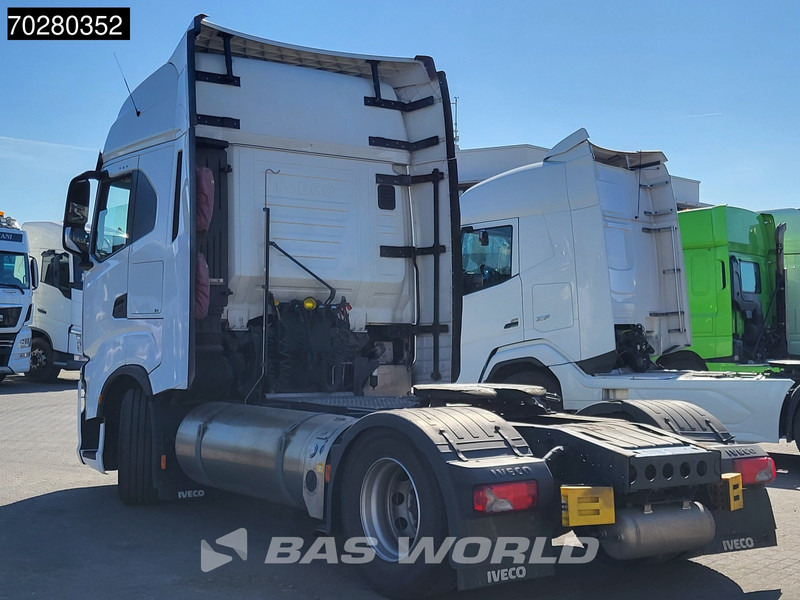 Iveco S-Way 460 4X2 LNG Retarder 2x Tanks Standklima LED Navi - وحدة جر: صورة 2 Iveco S-Way 460 4X2 LNG Retarder 2x Tanks Standklima LED Navi - وحدة جر: صورة 2