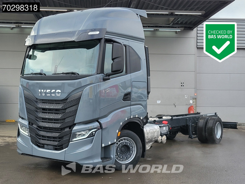 Iveco S-Way 460 4X2 NEW! Chassis FULL AIR ACC LED Euro 6 - شاحنة هيكل كابينة: صورة 1 Iveco S-Way 460 4X2 NEW! Chassis FULL AIR ACC LED Euro 6 - شاحنة هيكل كابينة: صورة 1