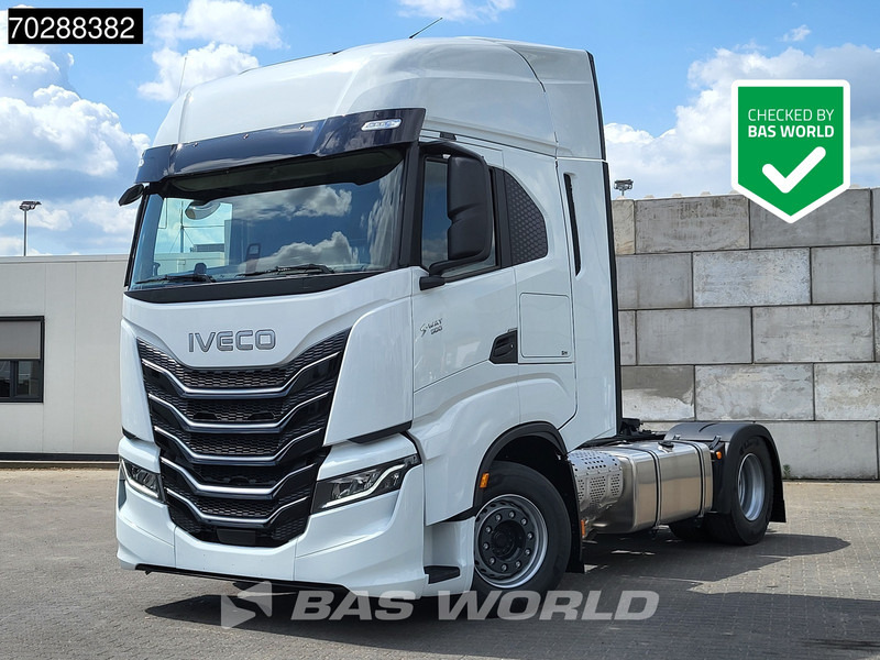 Iveco S-Way 580 4X2 NEW! 2x Tanks Navi ACC Standklima - وحدة جر: صورة 1 Iveco S-Way 580 4X2 NEW! 2x Tanks Navi ACC Standklima - وحدة جر: صورة 1
