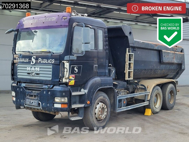MAN TGA 33.360 6X4 BROKEN ENGINE 13m3 Meiller tipper Steel suspension Manual Euro 4 - شاحنة قلاب: صورة 1 MAN TGA 33.360 6X4 BROKEN ENGINE 13m3 Meiller tipper Steel suspension Manual Euro 4 - شاحنة قلاب: صورة 1