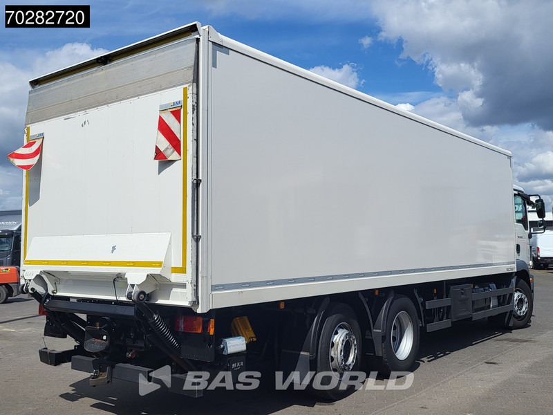 MAN TGM 26.320 6X2 2000kg Ladebordwand Automatic Lift+steering axle Navi Euro 6 - شاحنة مقفلة: صورة 5 MAN TGM 26.320 6X2 2000kg Ladebordwand Automatic Lift+steering axle Navi Euro 6 - شاحنة مقفلة: صورة 5