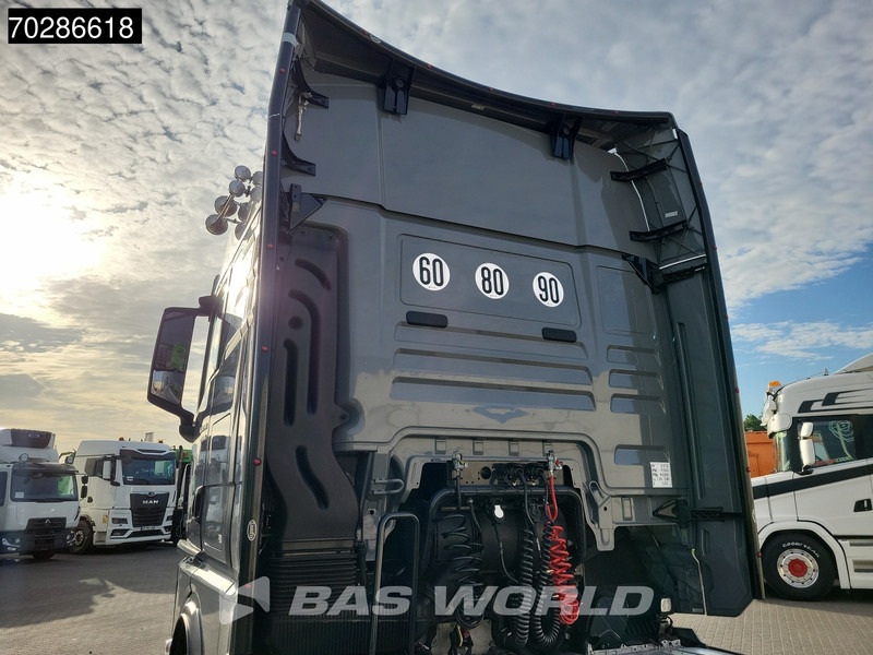 MAN TGX 18.520 4X2 Individual Lion S! GX Retarder Full-Air 2x Tanks Navi LED ACC Euro 6 - وحدة جر: صورة 3 MAN TGX 18.520 4X2 Individual Lion S! GX Retarder Full-Air 2x Tanks Navi LED ACC Euro 6 - وحدة جر: صورة 3
