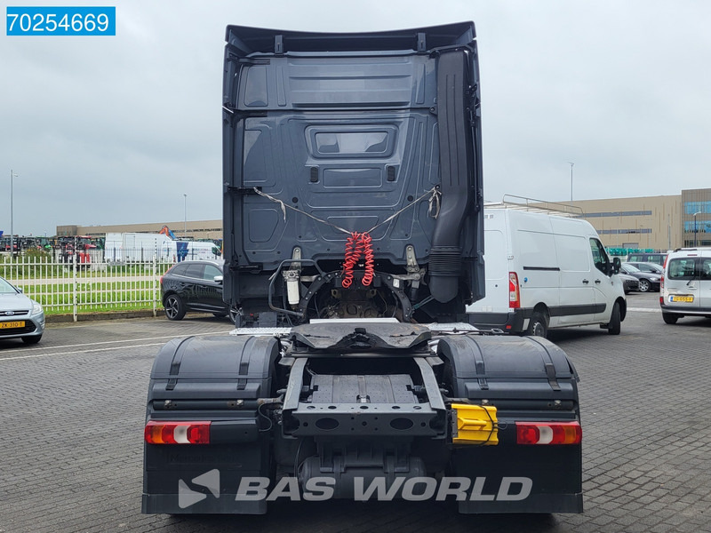 Mercedes-Benz Actros 1845 4X2 StreamSpace 2x Tanks - وحدة جر: صورة 3 Mercedes-Benz Actros 1845 4X2 StreamSpace 2x Tanks - وحدة جر: صورة 3