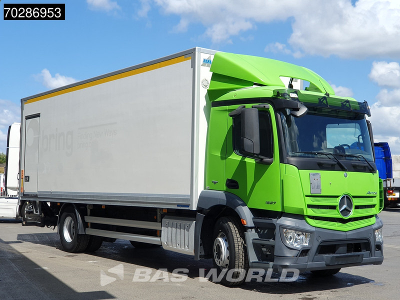 Mercedes-Benz Antos 1827 Antos 4X2 18tonner 2000kg Ladebordwand Xenon Euro 6 - شاحنة مقفلة: صورة 3 Mercedes-Benz Antos 1827 Antos 4X2 18tonner 2000kg Ladebordwand Xenon Euro 6 - شاحنة مقفلة: صورة 3