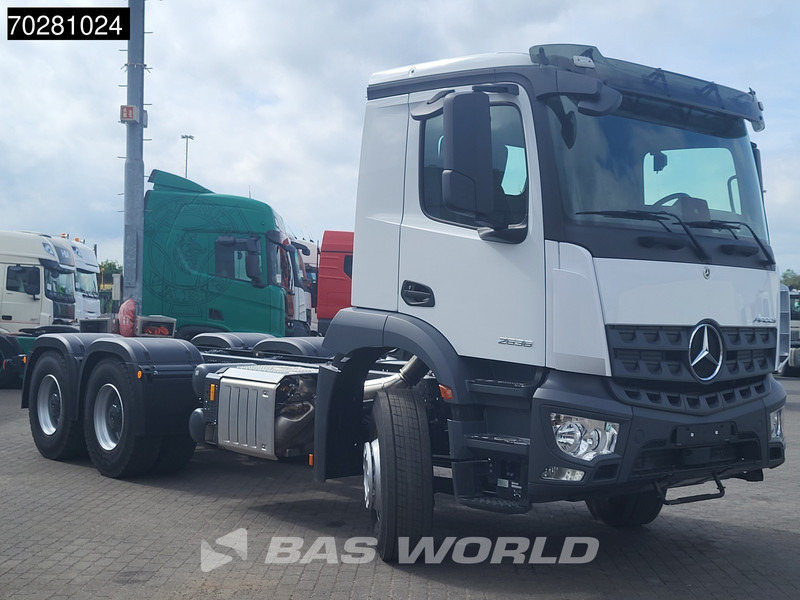 Mercedes-Benz Arocs 2636 6X4 NEW chassis Flywheel PTO Big-Axle Automatic Steelsuspension Euro 6 - شاحنة هيكل كابينة: صورة 3 Mercedes-Benz Arocs 2636 6X4 NEW chassis Flywheel PTO Big-Axle Automatic Steelsuspension Euro 6 - شاحنة هيكل كابينة: صورة 3