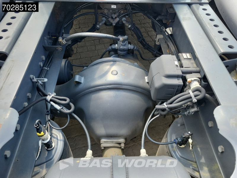 Scania R450 R 4X2 NL-Truck 2x Tanks Standklima Navi Xenon - وحدة جر: صورة 5 Scania R450 R 4X2 NL-Truck 2x Tanks Standklima Navi Xenon - وحدة جر: صورة 5