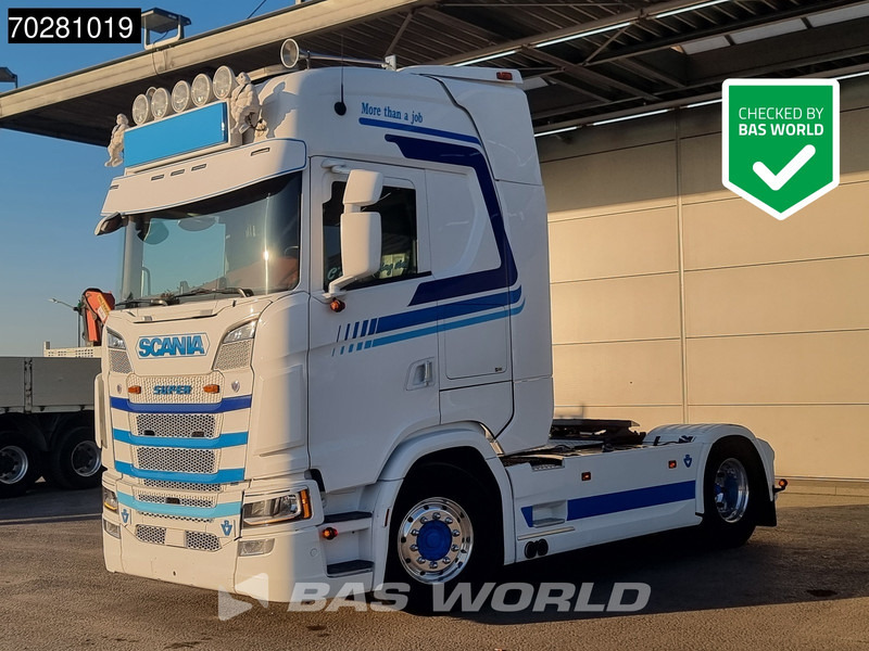 Scania S520 890 4X2 Full-Air Retarder 2x Tanks Leather Alcoa's - وحدة جر: صورة 1 Scania S520 890 4X2 Full-Air Retarder 2x Tanks Leather Alcoa's - وحدة جر: صورة 1