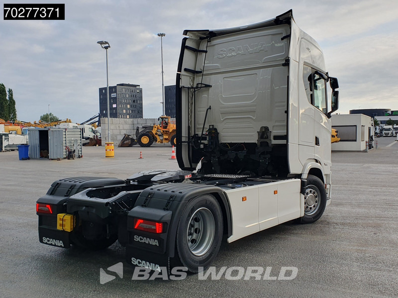 Scania S560 4X2 NEW! Retarder Full-Air 2xTanks Standklima Navi ACC LED Euro 6 - وحدة جر: صورة 5 Scania S560 4X2 NEW! Retarder Full-Air 2xTanks Standklima Navi ACC LED Euro 6 - وحدة جر: صورة 5