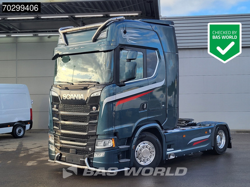 Scania S580 S 4X2 Full-Air Retarder Standairco 2xTanks Leder Navi ACC LED Euro 6 - وحدة جر: صورة 1 Scania S580 S 4X2 Full-Air Retarder Standairco 2xTanks Leder Navi ACC LED Euro 6 - وحدة جر: صورة 1