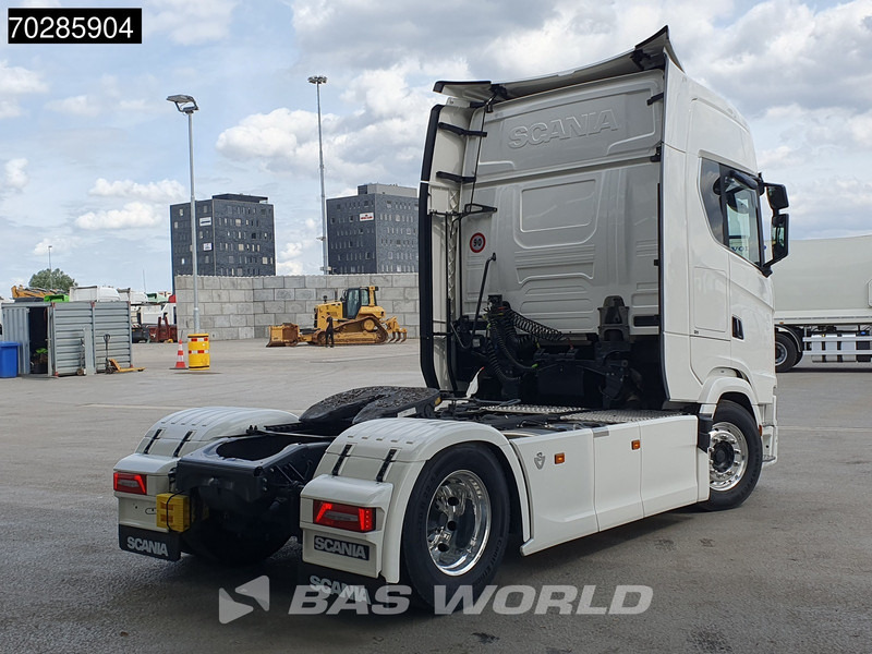 Scania S770 4X2 Full-Air Retarder 2x Tanks Standklima Alcoa's Leather - وحدة جر: صورة 5 Scania S770 4X2 Full-Air Retarder 2x Tanks Standklima Alcoa's Leather - وحدة جر: صورة 5