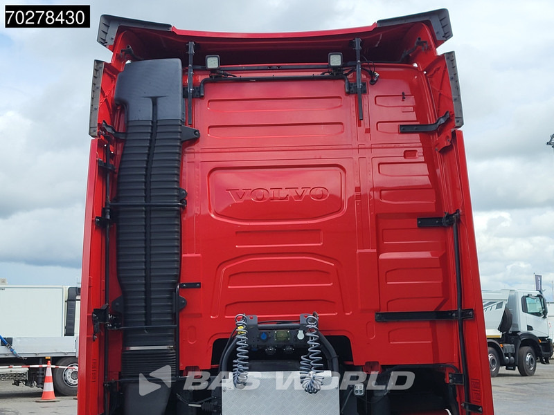 Volvo FH16 750 FH16 6X2 Special-Interior Full-Air Work-Remote Dynamic Steering Alcoa ACC Xenon - وحدة جر: صورة 5 Volvo FH16 750 FH16 6X2 Special-Interior Full-Air Work-Remote Dynamic Steering Alcoa ACC Xenon - وحدة جر: صورة 5