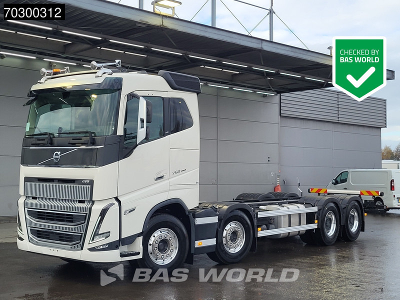 Volvo FH16 750 FH16 8X4 NEW 8x4 chassis! Air suspension Big-Axle Automatic VEB+ Euro 6 - شاحنة هيكل كابينة: صورة 1 Volvo FH16 750 FH16 8X4 NEW 8x4 chassis! Air suspension Big-Axle Automatic VEB+ Euro 6 - شاحنة هيكل كابينة: صورة 1