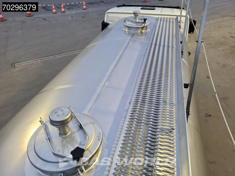 Volvo FM 330 4X2 11.500ltr Silo 2 compartments Stainless steel Automatic Xenon Navi Euro 5 - شاحنة صهريج: صورة 5 Volvo FM 330 4X2 11.500ltr Silo 2 compartments Stainless steel Automatic Xenon Navi Euro 5 - شاحنة صهريج: صورة 5