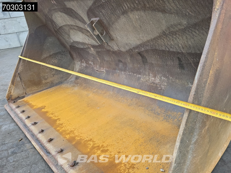 اللودر بعجل Volvo L120 E Quick Coupler: صورة 16 اللودر بعجل Volvo L120 E Quick Coupler: صورة 16