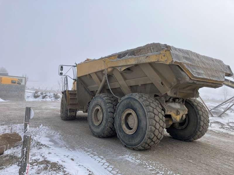 شاحنة قلاب مفصلية Bell B40D 6X6: صورة 6