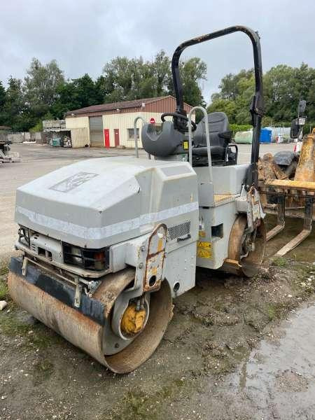 Caterpillar CB224 - مدحلة اسفلت: صورة 1 Caterpillar CB224 - مدحلة اسفلت: صورة 1