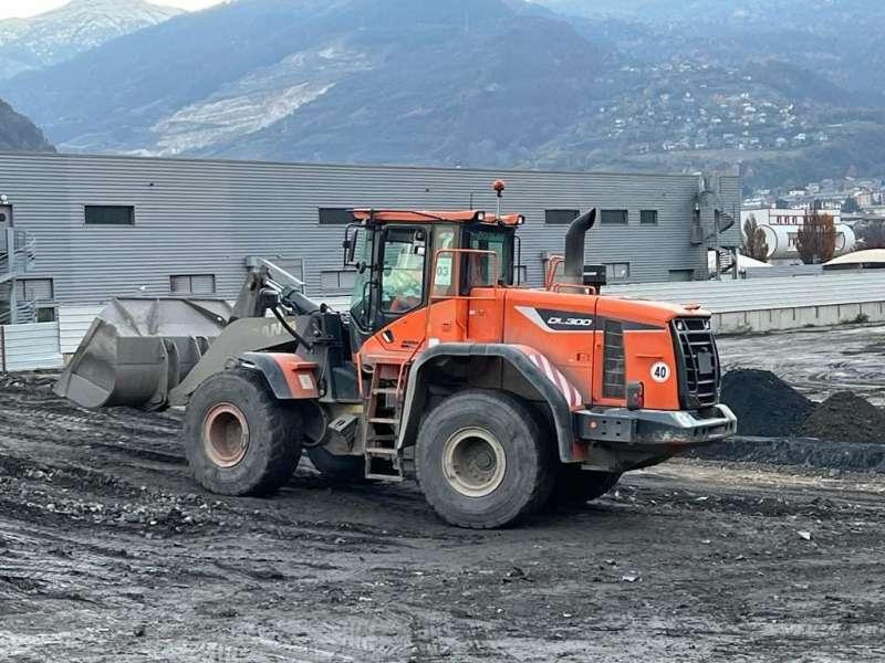 Doosan DL300 - اللودر بعجل: صورة 2 Doosan DL300 - اللودر بعجل: صورة 2