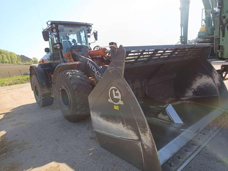 Hitachi ZW220-7 - اللودر بعجل: صورة 2 Hitachi ZW220-7 - اللودر بعجل: صورة 2