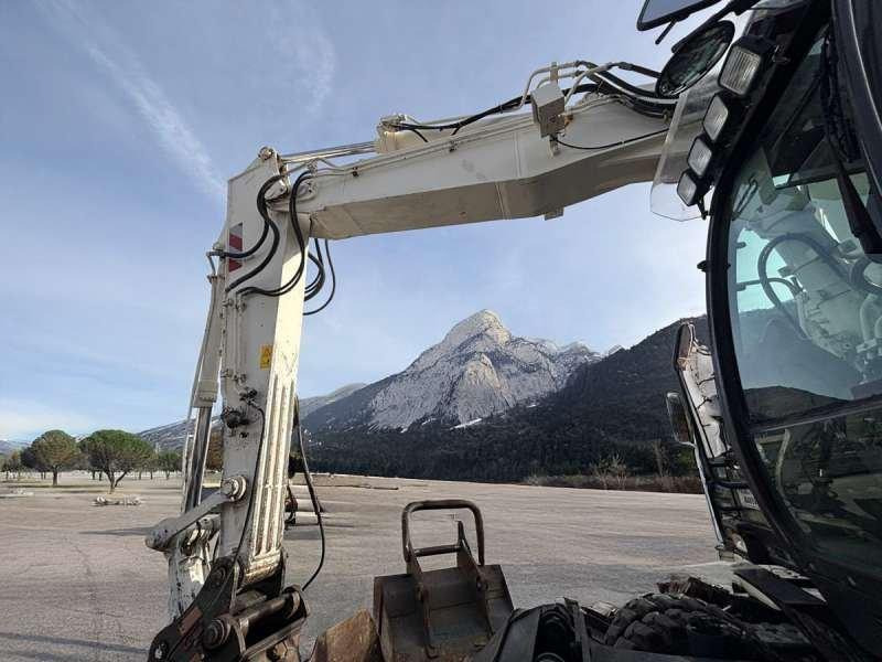 Hitachi ZX190W-5B - حفارة دولاب: صورة 3 Hitachi ZX190W-5B - حفارة دولاب: صورة 3