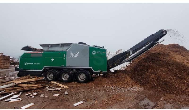 KOMPTECH A VEGETAUX AXTOR 6010 - كسارة: صورة 2 KOMPTECH A VEGETAUX AXTOR 6010 - كسارة: صورة 2