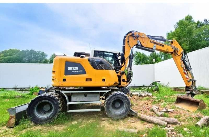 Liebherr A912 COMPACT - حفارة دولاب: صورة 2 Liebherr A912 COMPACT - حفارة دولاب: صورة 2