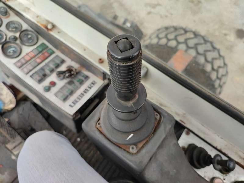 معالج النفايات Liebherr A942: صورة 42