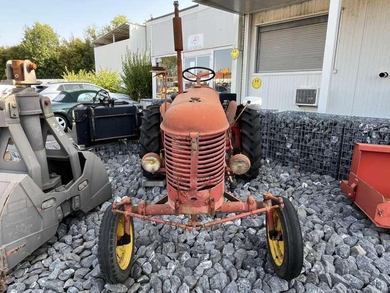 MASSEY-HARRIS PONY 812 - جرار: صورة 4 MASSEY-HARRIS PONY 812 - جرار: صورة 4