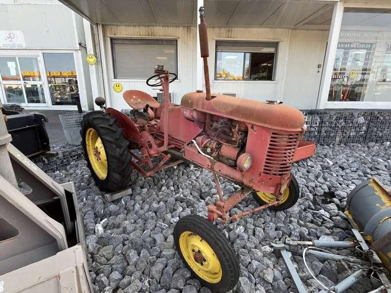MASSEY-HARRIS PONY 812 - جرار: صورة 2 MASSEY-HARRIS PONY 812 - جرار: صورة 2