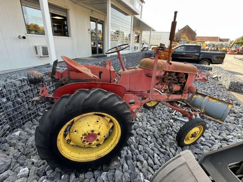 MASSEY-HARRIS PONY 812 - جرار: صورة 3 MASSEY-HARRIS PONY 812 - جرار: صورة 3