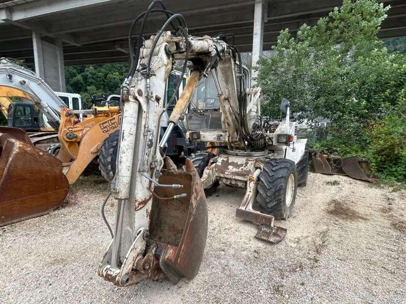 حفارة دولاب Mecalac 8CXI: صورة 25