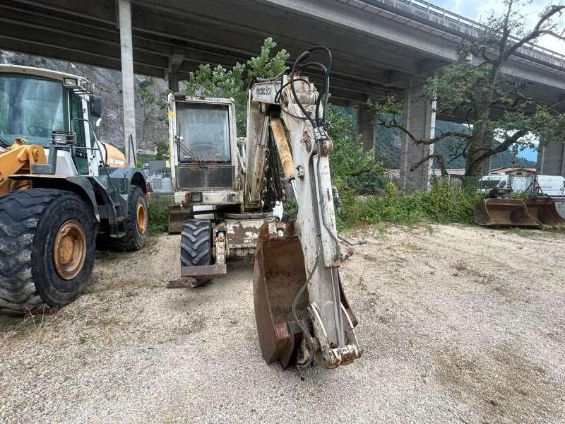 حفارة دولاب Mecalac 8CXI: صورة 20